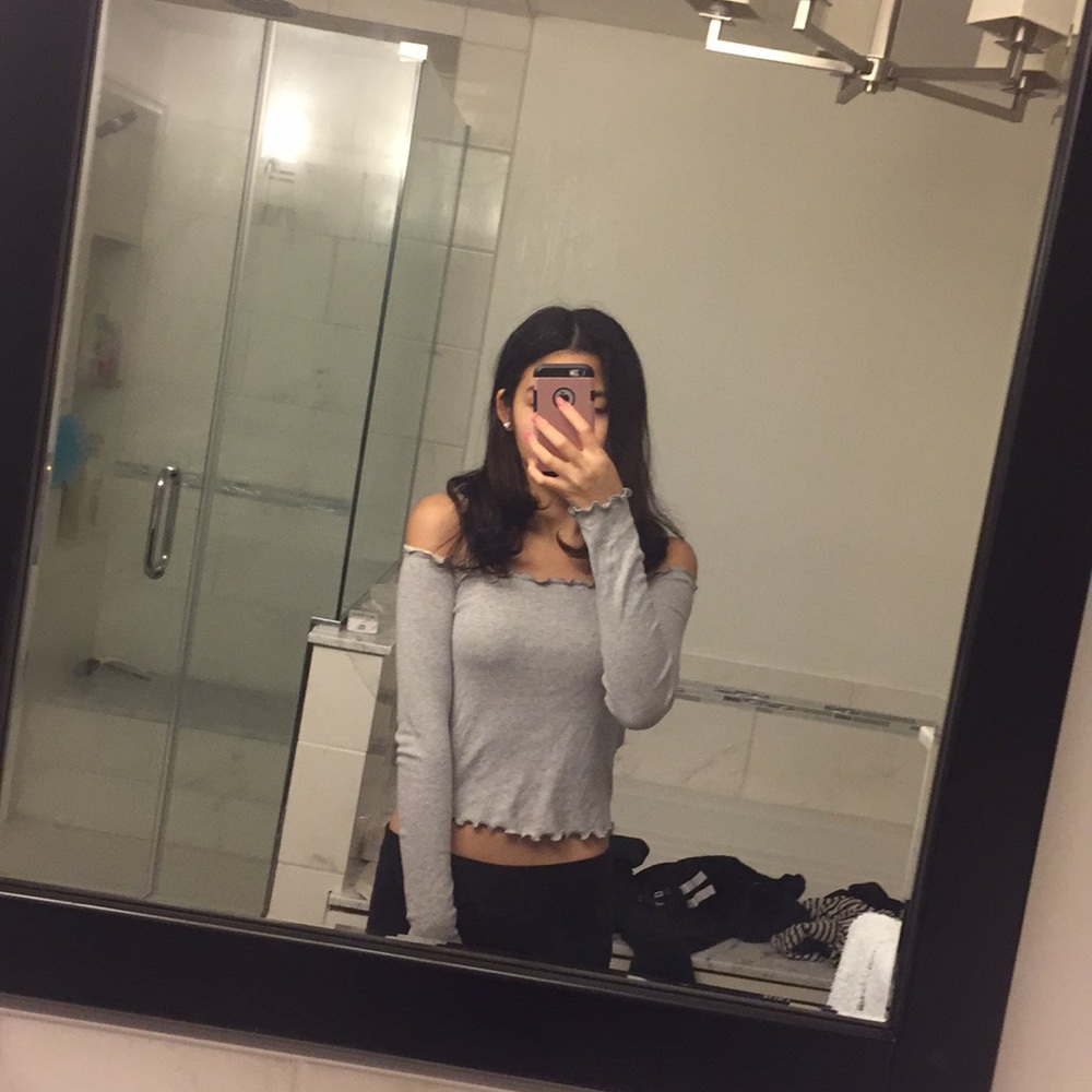Gray Forever 21 off-the-shoulder lettuce trim